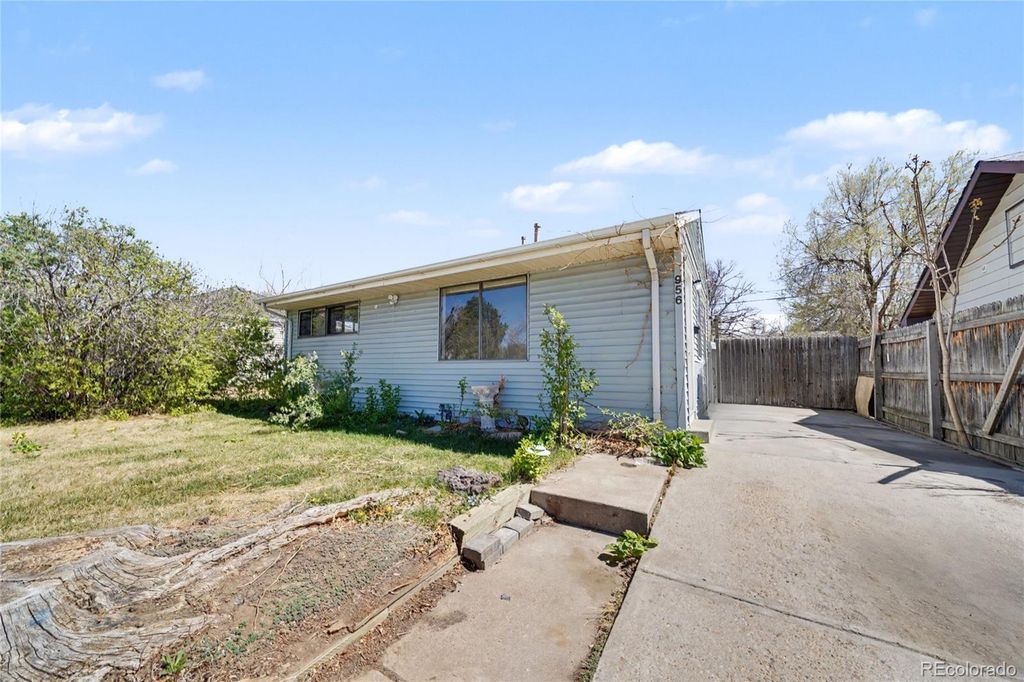 956 Macon Street, Aurora, CO 80010