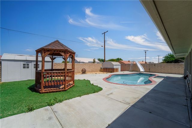 7343 Bay Avenue, California City, CA 93505