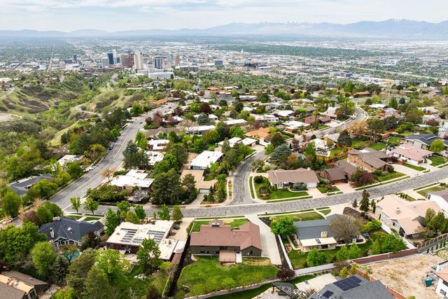 261 N SANDRUN RD, Salt Lake City, UT 84103