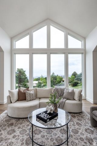 261 N SANDRUN RD, Salt Lake City, UT 84103