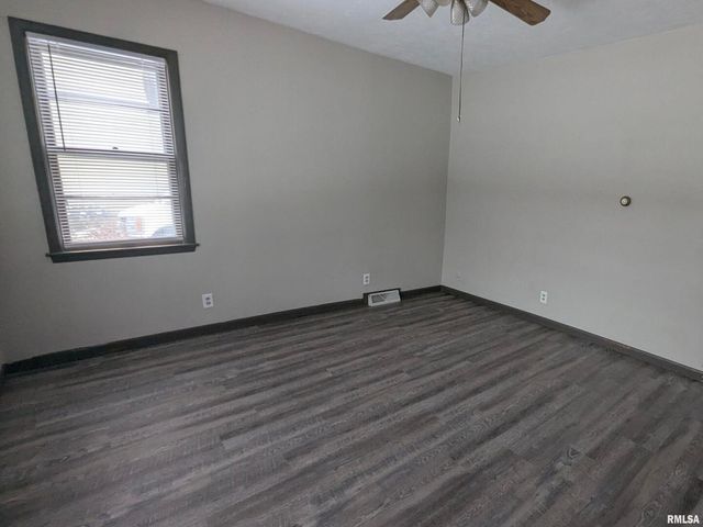 1012 Bridge Ave Avenue, Davenport, IA 52803