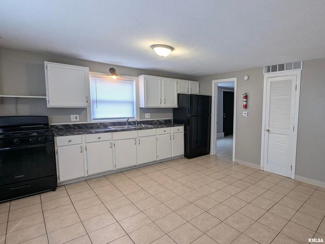 1012 Bridge Ave Avenue, Davenport, IA 52803