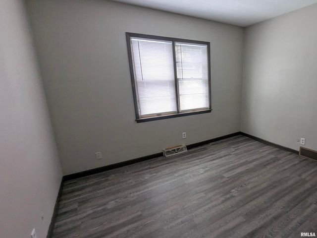 1012 Bridge Ave Avenue, Davenport, IA 52803