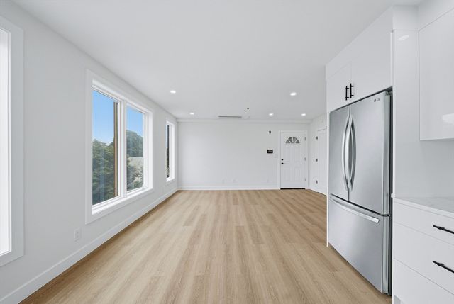 4164 Washington St 9, Boston, MA 02131