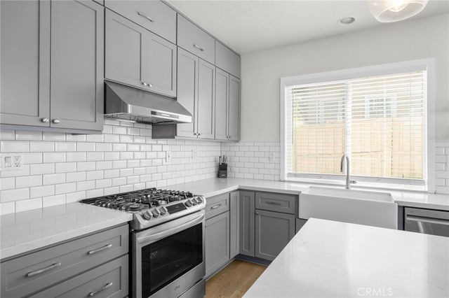 12 Plaza Avila, Lake Elsinore, CA 92532