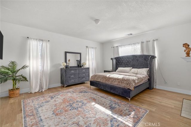 12 Plaza Avila, Lake Elsinore, CA 92532