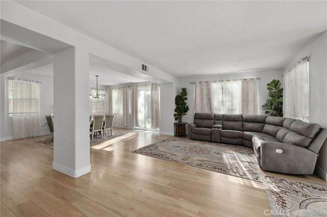 12 Plaza Avila, Lake Elsinore, CA 92532