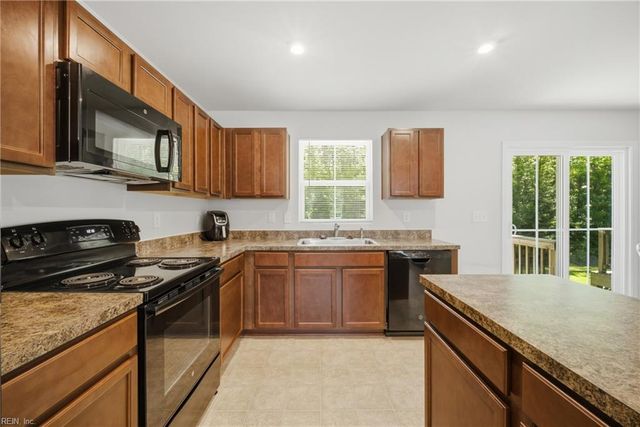 2048 Petersen WAY, Suffolk, VA 23434