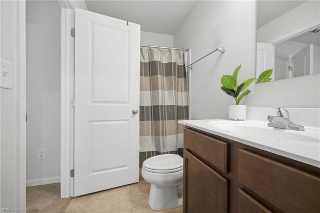 2048 Petersen WAY, Suffolk, VA 23434