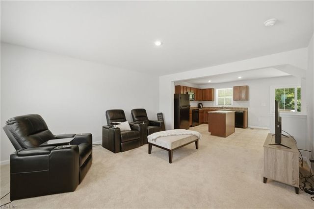 2048 Petersen WAY, Suffolk, VA 23434