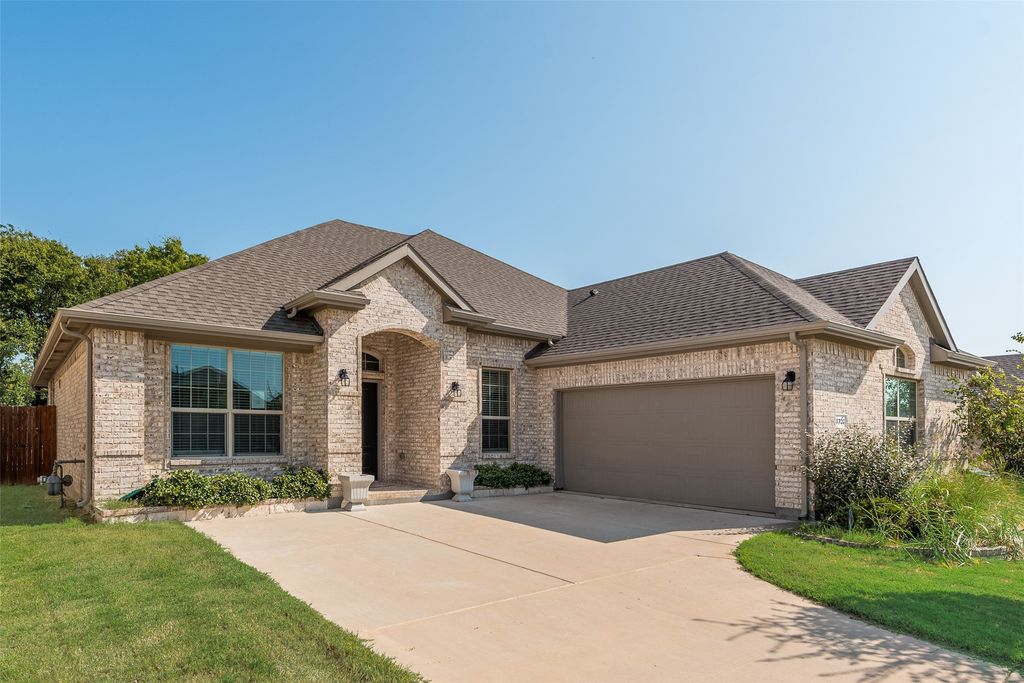 3728 Walnut Ridge Drive, Grand Prairie, TX 76065