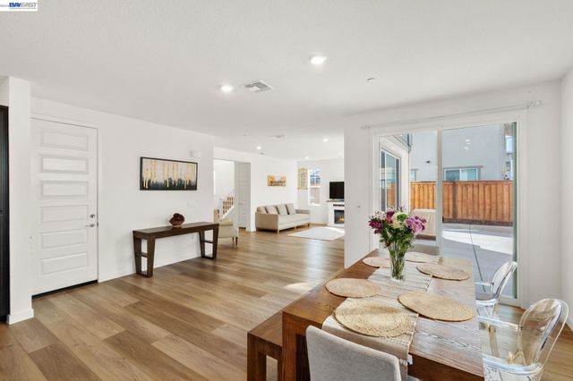 2517 Cyan Dr, Fairfield, CA 94533