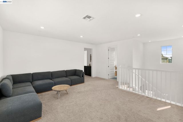 2517 Cyan Dr, Fairfield, CA 94533