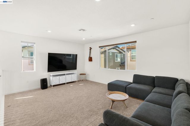 2517 Cyan Dr, Fairfield, CA 94533