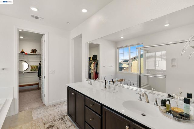 2517 Cyan Dr, Fairfield, CA 94533