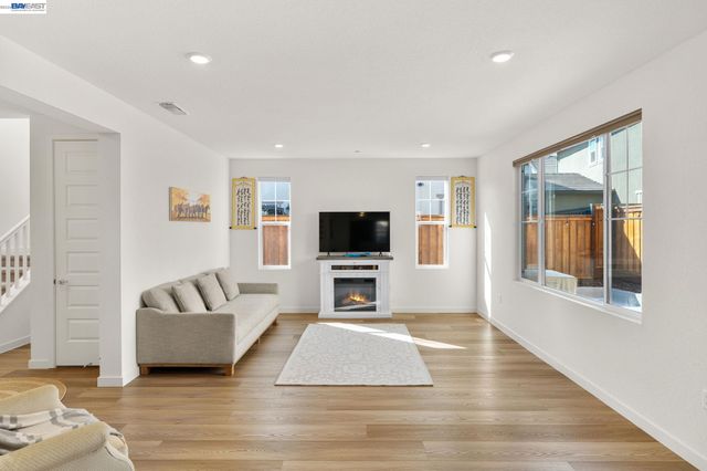 2517 Cyan Dr, Fairfield, CA 94533