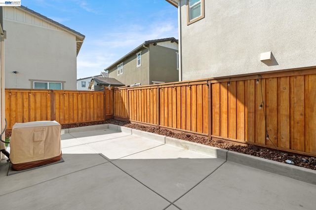 2517 Cyan Dr, Fairfield, CA 94533