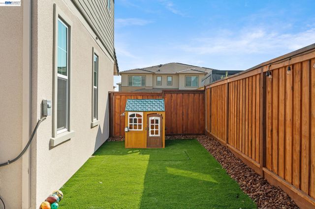 2517 Cyan Dr, Fairfield, CA 94533