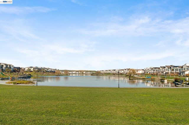 2517 Cyan Dr, Fairfield, CA 94533