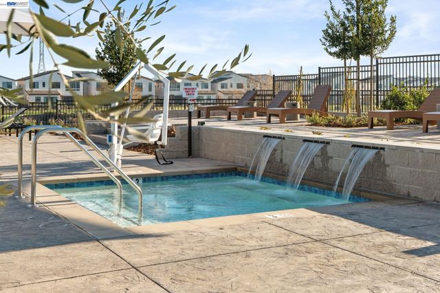 2517 Cyan Dr, Fairfield, CA 94533