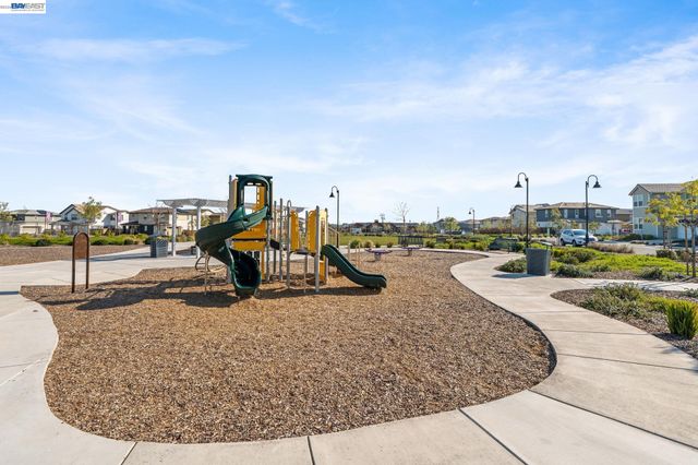 2517 Cyan Dr, Fairfield, CA 94533