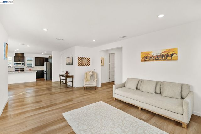 2517 Cyan Dr, Fairfield, CA 94533