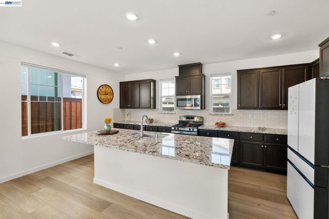 2517 Cyan Dr, Fairfield, CA 94533