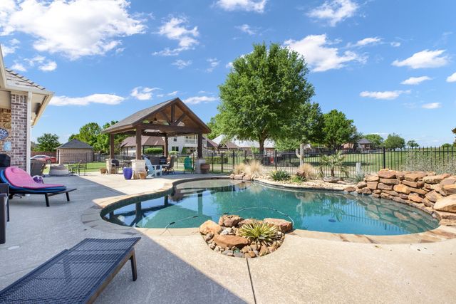 13788 Old Oaks Drive, Fort Worth, TX 76028