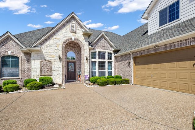 13788 Old Oaks Drive, Fort Worth, TX 76028