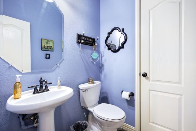 13788 Old Oaks Drive, Fort Worth, TX 76028