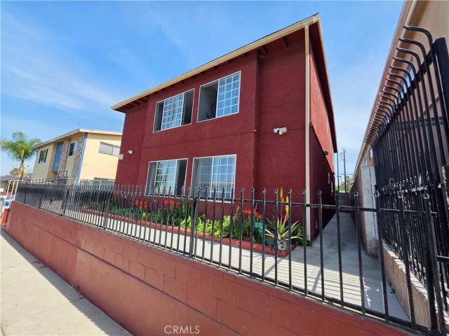 1564 Locust, Long Beach, CA 90813