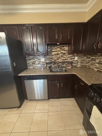 8 Begonia Court, Sayreville, NJ 08872