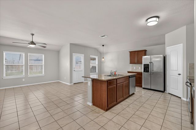 1049 Sewell Drive, Fate, TX 75189