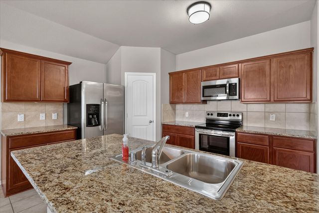 1049 Sewell Drive, Fate, TX 75189