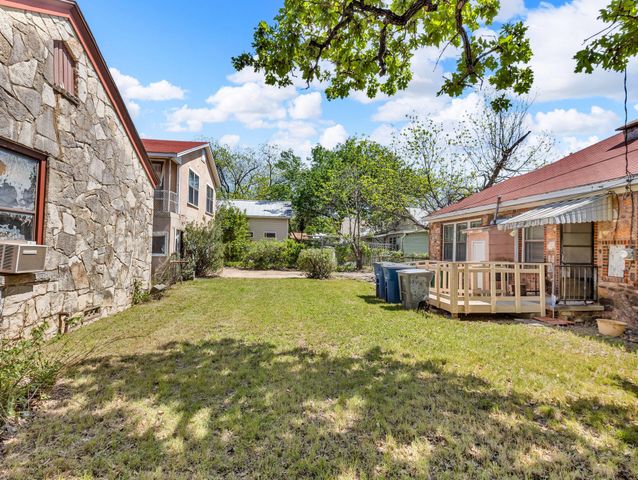 900 E 37th ST, Austin, TX 78705