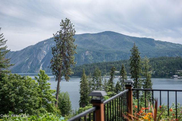 17532 E Bannock DR, Bayview, ID 83803