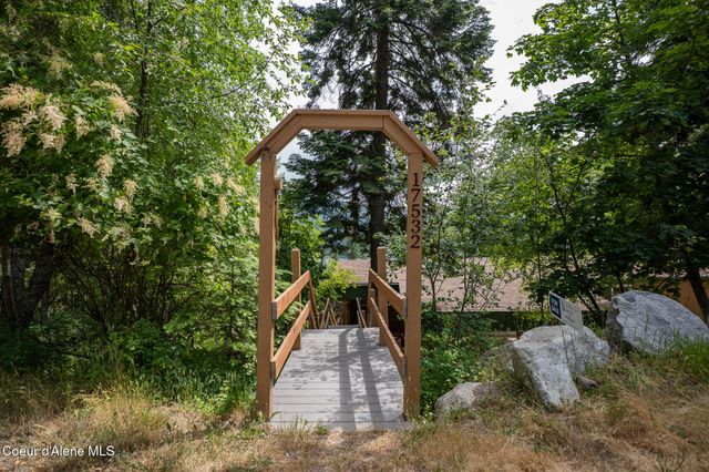 17532 E Bannock DR, Bayview, ID 83803