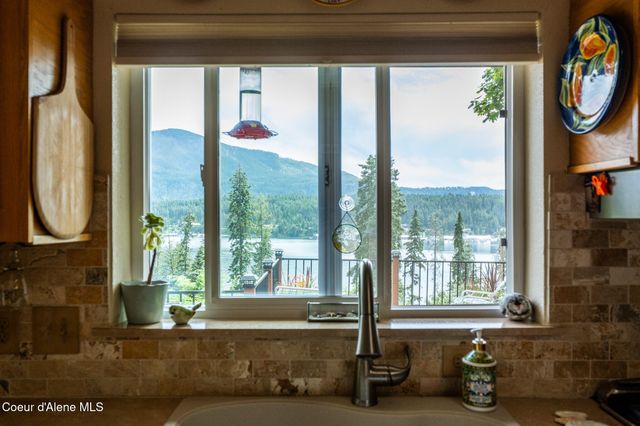 17532 E Bannock DR, Bayview, ID 83803