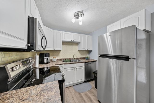 1261 Church St 54, New Bedford, MA 02745