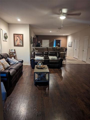 2715 Britton Avenue, Dallas, TX 75216
