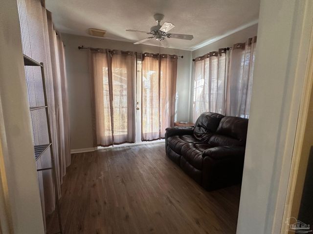 5358 Jenny Cir, Pace, FL 32571