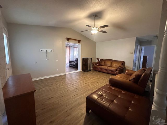 5358 Jenny Cir, Pace, FL 32571