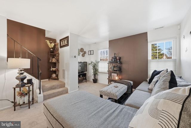 5513 WOODLAWN MANOR CT, Alexandria, VA 22309