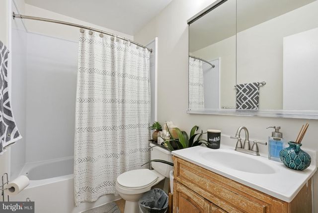 5513 WOODLAWN MANOR CT, Alexandria, VA 22309