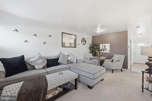 5513 WOODLAWN MANOR CT, Alexandria, VA 22309