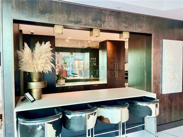 400 W Peachtree Street NW 1804, Atlanta, GA 30308