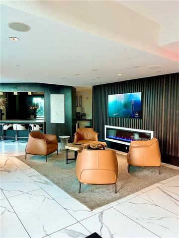 400 W Peachtree Street NW 1804, Atlanta, GA 30308