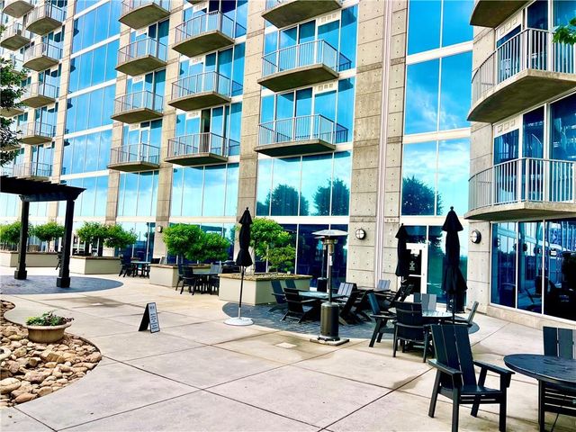 400 W Peachtree Street NW 1804, Atlanta, GA 30308