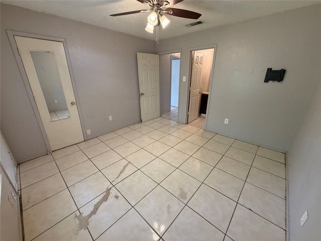 737 Woodland Court, Kennedale, TX 76060