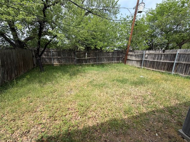 737 Woodland Court, Kennedale, TX 76060